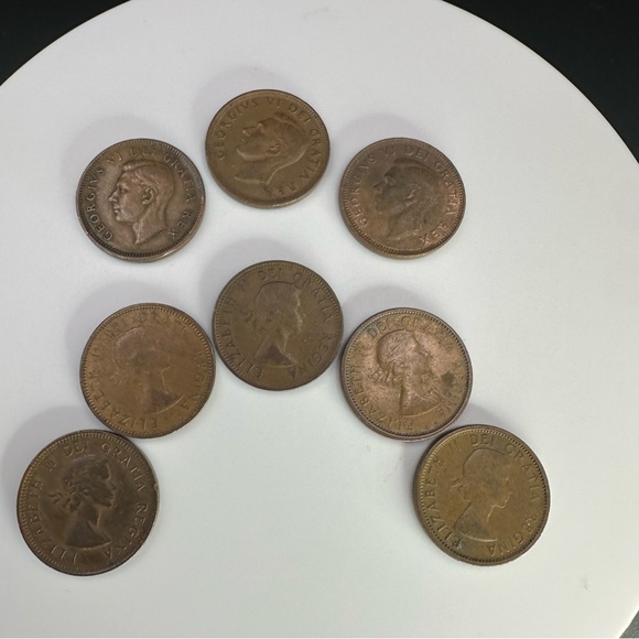 1950s Canadian Penny Set – 8 Coins – George VI to Early Elizabeth II – Vintage - Picture 3 of 11